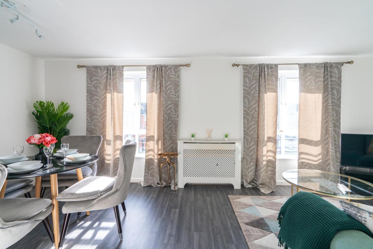 Suites By Rehoboth - Abbey Wood Station - London Zone 4 Exterior foto